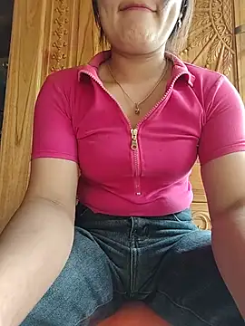 Snapshot of phungtiti chatting on July 13, 2026, 1:19 am phungtiti online show from July 13, 2026, 1:19 am