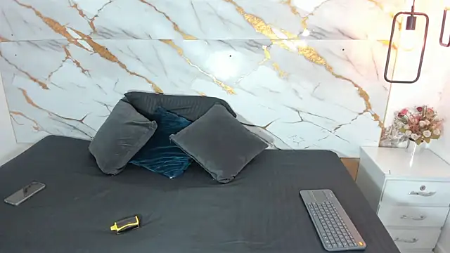 Snapshot of alise_rouse chatting on October 2, 2025, 4:08 am alise rouse online show from October 2, 2025, 4:08 am