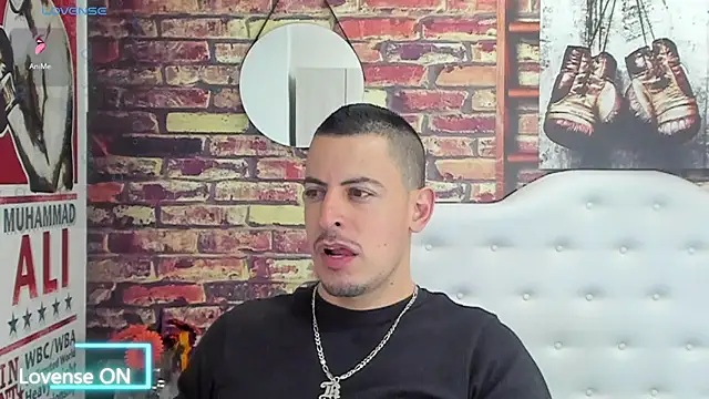 Snapshot of scotty_musicc chatting on September 17, 2025, 10:55 pm scotty musicc online show from September 17, 2025, 10:55 pm