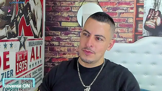 Snapshot of scotty_musicc chatting on September 25, 2025, 12:14 am scotty musicc online show from September 25, 2025, 12:14 am