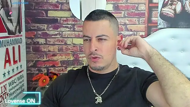 Snapshot of scotty_musicc chatting on September 27, 2025, 1:10 am scotty musicc online show from September 27, 2025, 1:10 am