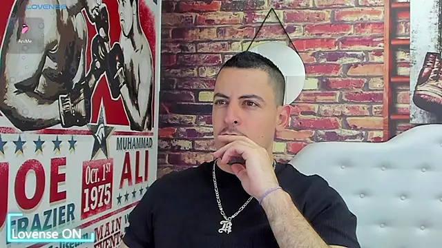 Snapshot of scotty_musicc chatting on October 1, 2025, 11:00 pm scotty musicc online show from October 1, 2025, 11:00 pm