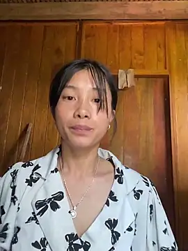 EmLy02 online show from September 22, 2025, 5:20 am