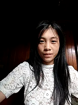 EmLy02 online show from September 28, 2025, 6:52 am