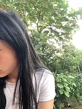 EmLy02 online show from October 18, 2025, 11:49 pm