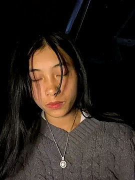 Snapshot of EmLy02 chatting on November 3, 2025, 12:06 pm EmLy02 online show from November 3, 2025, 12:06 pm