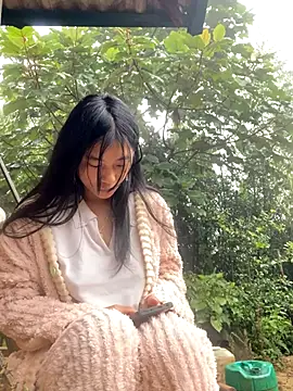 Snapshot of EmLy02 chatting on November 9, 2025, 12:09 am EmLy02 online show from November 9, 2025, 12:09 am