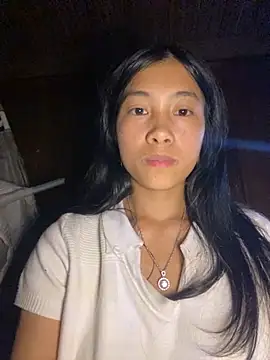 Snapshot of EmLy02 chatting on November 9, 2025, 12:25 pm EmLy02 online show from November 9, 2025, 12:25 pm