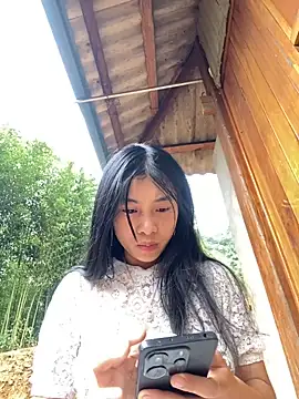 Snapshot of EmLy02 chatting on November 14, 2025, 1:15 am EmLy02 online show from November 14, 2025, 1:15 am