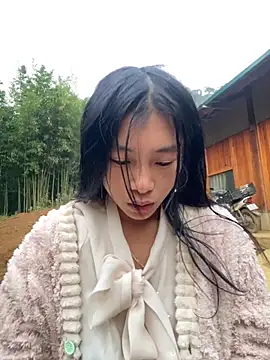 Snapshot of EmLy02 chatting on November 21, 2025, 11:25 pm EmLy02 online show from November 21, 2025, 11:25 pm