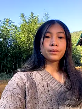 Snapshot of EmLy02 chatting on November 29, 2025, 12:24 am EmLy02 online show from November 29, 2025, 12:24 am