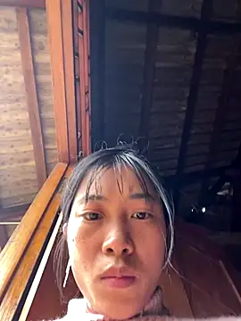 Snapshot of EmLy02 chatting on December 17, 2025, 5:02 am EmLy02 online show from December 17, 2025, 5:02 am