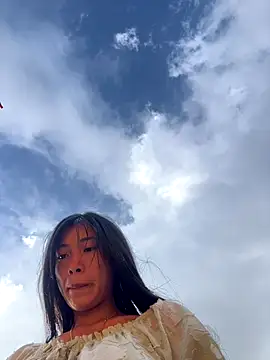 Snapshot of EmLy02 chatting on December 22, 2025, 1:24 am EmLy02 online show from December 22, 2025, 1:24 am