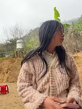 Snapshot of EmLy02 chatting on January 7, 2026, 2:58 am EmLy02 online show from January 7, 2026, 2:58 am