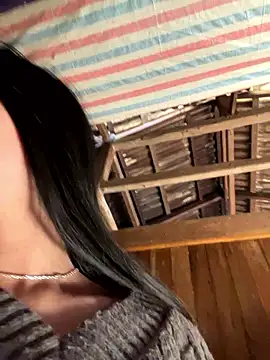 Snapshot of EmLy02 chatting on January 12, 2026, 1:44 am EmLy02 online show from January 12, 2026, 1:44 am