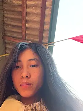 Snapshot of EmLy02 chatting on January 13, 2026, 1:22 am EmLy02 online show from January 13, 2026, 1:22 am