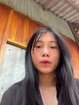 Snapshot of EmLy02 chatting on May 4, 2026, 9:49 am EmLy02 online show from May 4, 2026, 9:49 am