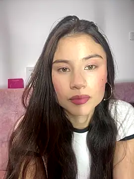 VioletaLorette online show from September 12, 2025, 3:28 am