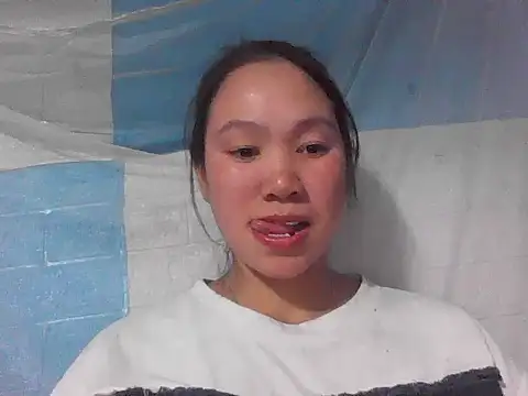 Snapshot of fanchunn chatting on November 3, 2025, 1:45 pm fanchunn online show from November 3, 2025, 1:45 pm