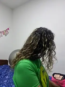 Snapshot of Nina_vallon chatting on September 24, 2025, 10:51 am Nina vallon online show from September 24, 2025, 10:51 am