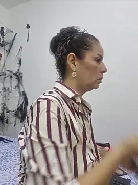 Snapshot of Nina_vallon chatting on October 22, 2025, 10:37 am Nina vallon online show from October 22, 2025, 10:37 am