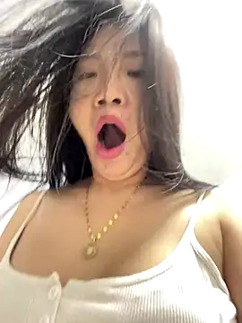 Miumieu online show from January 6, 2026, 3:32 am