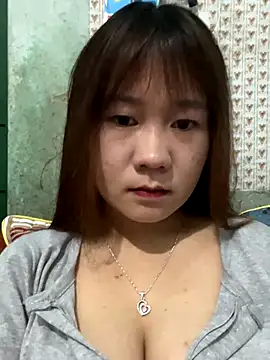 qinejr37 online show from December 15, 2025, 1:43 am