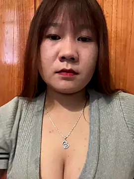 qinejr37 online show from December 21, 2025, 2:51 am