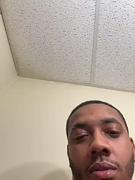 Kingstrokezxx online show from December 4, 2025, 12:20 am