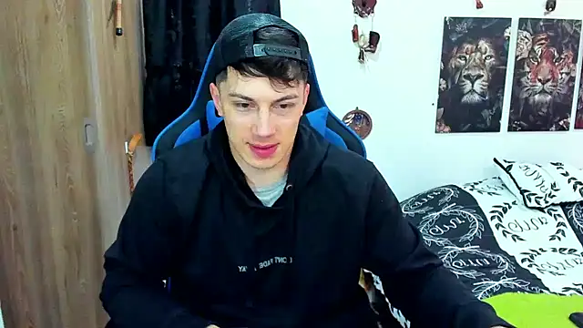 javiersexymann online show from December 4, 2024, 8:29 pm