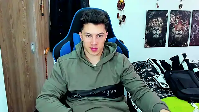 javiersexymann online show from December 9, 2024, 8:12 pm