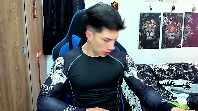 javiersexymann online show from December 10, 2024, 7:54 pm