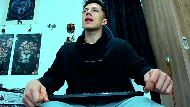 javiersexymann online show from March 20, 2025, 6:19 am