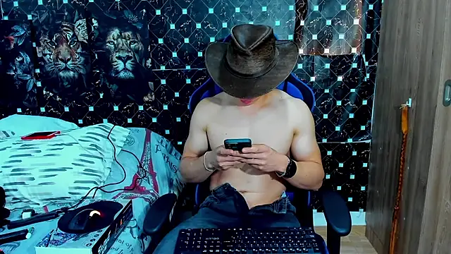 javiersexymann online show from February 2, 2026, 8:29 pm