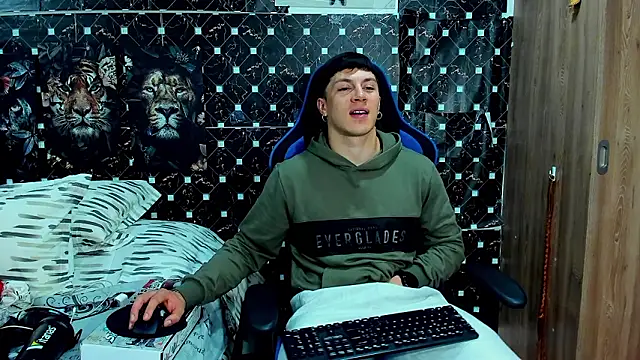 Snapshot of javiersexymann chatting on February 20, 2026, 5:15 am javiersexymann online show from February 20, 2026, 5:15 am