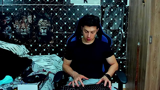 Snapshot of javiersexymann chatting on March 5, 2026, 5:14 am javiersexymann online show from March 5, 2026, 5:14 am