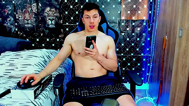 javiersexymann online show from July 7, 2026, 7:18 pm