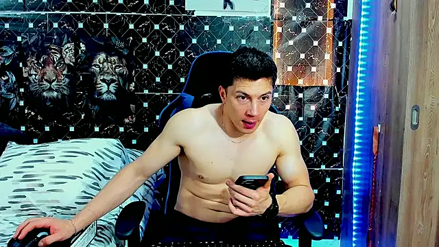 javiersexymann online show from July 8, 2026, 4:55 pm