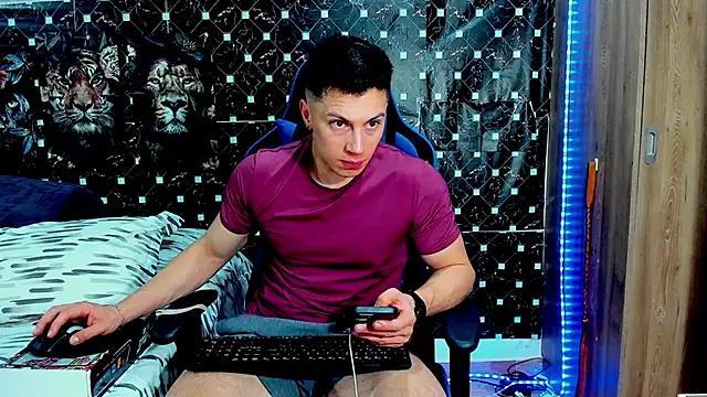 javiersexymann online show from July 14, 2026, 10:59 pm