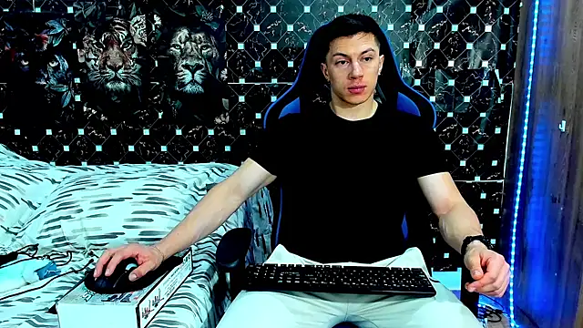 javiersexymann online show from July 19, 2026, 10:13 pm