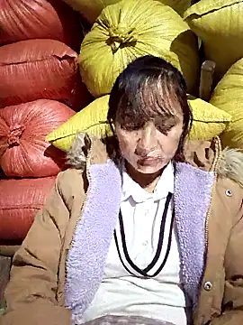 Mini3333 online show from November 28, 2025, 1:14 pm