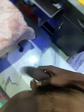 sanddyk99 online show from February 9, 2026, 6:34 pm