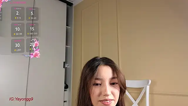 yayongg online show from October 3, 2025, 1:19 pm