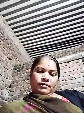 Snapshot of Rajnee33A chatting on November 2, 2025, 4:20 pm Rajnee33A online show from November 2, 2025, 4:20 pm