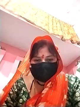 Snapshot of Rajnee33A chatting on April 13, 2026, 8:42 am Rajnee33A online show from April 13, 2026, 8:42 am