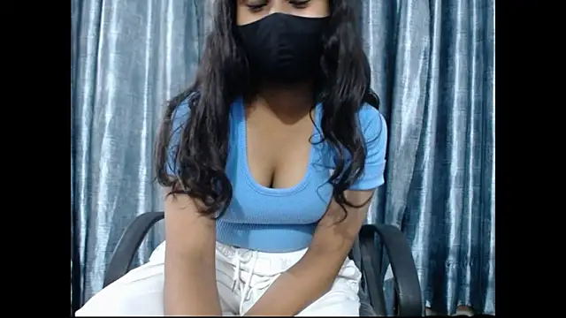 Snapshot of Vanya_7 chatting on October 3, 2025, 7:27 am Vanya 7 online show from October 3, 2025, 7:27 am