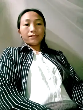 lucybaby00 online show from May 4, 2026, 10:39 pm
