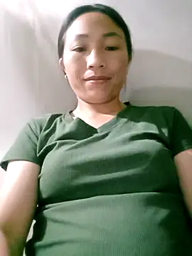 lucybaby00 online show from May 5, 2026, 10:51 pm
