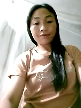 lucybaby00 online show from May 6, 2026, 10:59 pm