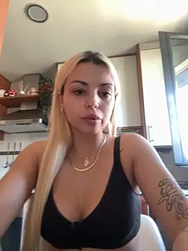 NoeliaGarcia17 online show from October 1, 2025, 2:12 pm